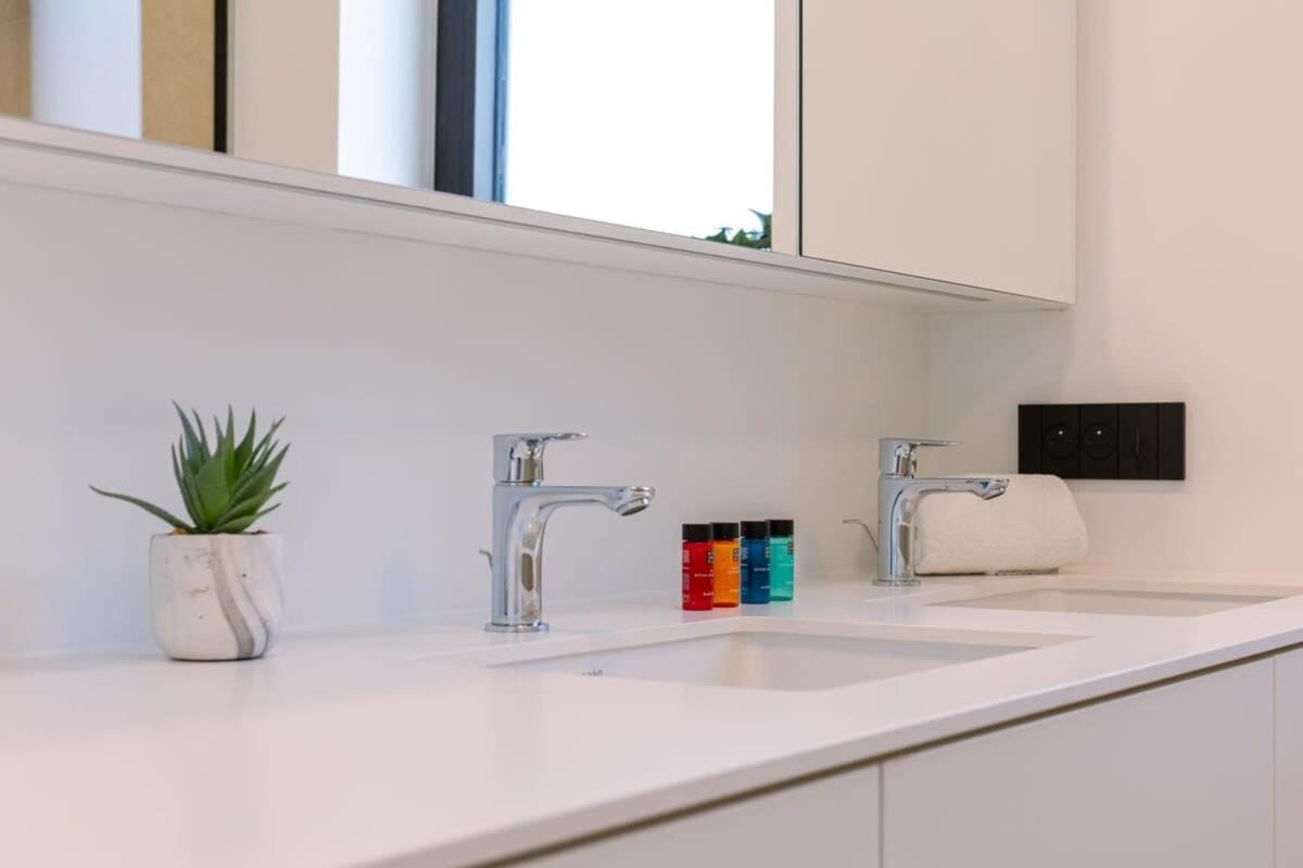 New, Luxurious And Modern Apartment With Private Parking Koksijde Exterior foto